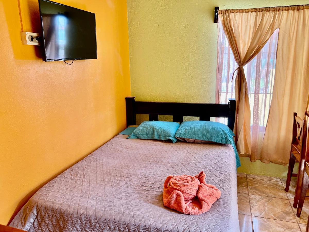 Apartamentos M&M La Fortuna Екстериор снимка